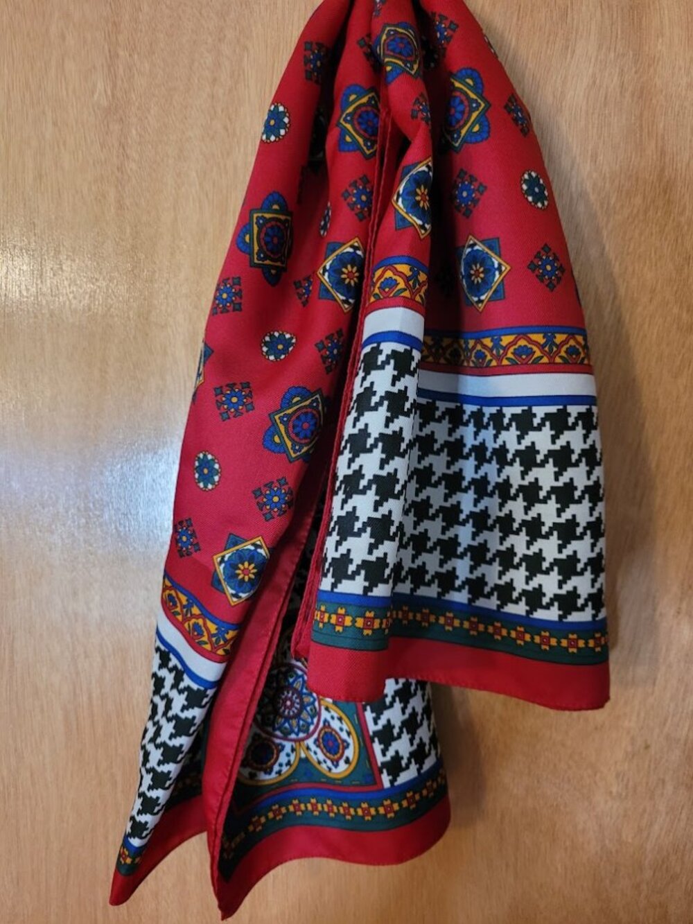 Vintage AVON Italian scarf - 1988